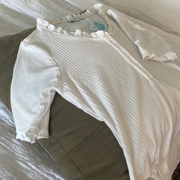 NEW! Ribbed Body Suit - Picture 3 of 3